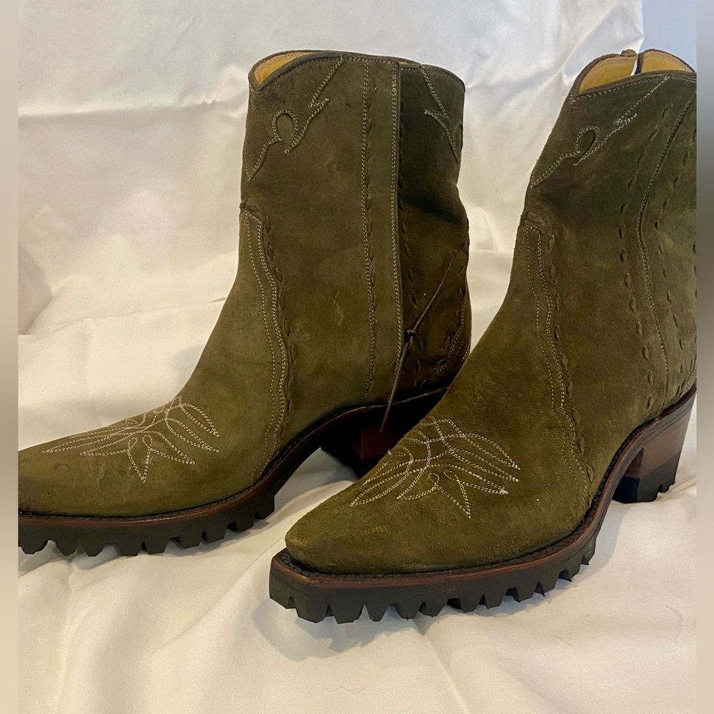 Back at the ranch cowgirl boot’s